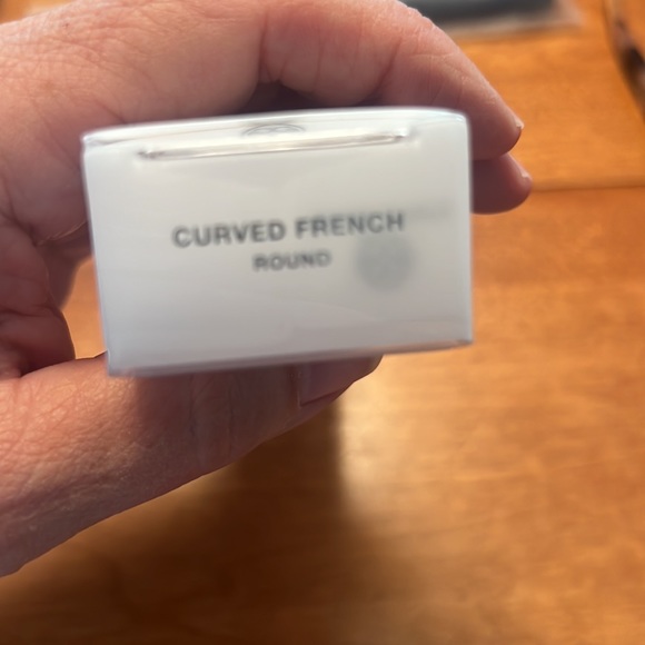 NWT Static nails reuseable pop-on manicure in curved French round. - Picture 7 of 11